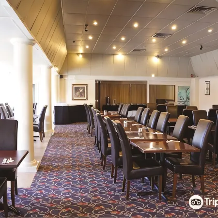 The Victoria Hotel Dunedin Отели рядом с достопримечательностью «Рослин»