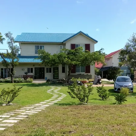 DongHua Dream House B&B Отели рядом с достопримечательностью «Станция Zhixue»