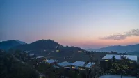 naked Stables Resort - Romantic
