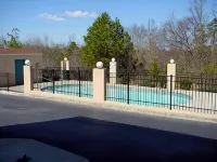 Best Western Shenandoah Inn - Swimmingpools