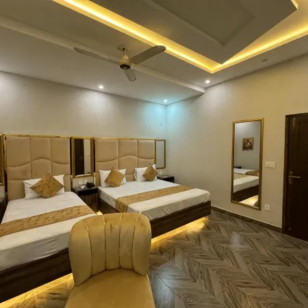 Gold Pine Hotel Lahore