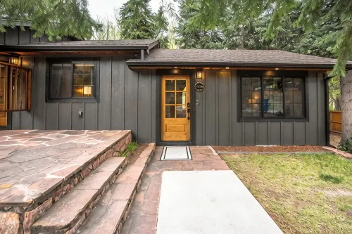 Peaceful Riverside Retreat: Sauna, Hot Tub, & Fire Pit by Forest & Peak Retreats - Chalets