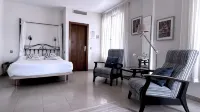 Atrium Hotel