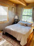 Charming 3-bedroom cabin with WiFi, AC in peaceful Ojo Caliente - 4-Star