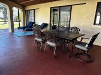 Spacious 3BR home with Heated Pool & WiFi! Great spot near beaches & shopping! -  Privatzimmer