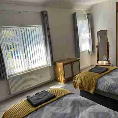 4-6 Guests in centre location with stunning views Rooms