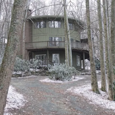Spacious,Friendly,Warm and Cozy 5 Bedroom 3 Bath Family Home