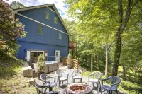 On 7 Acres, Sleeps 16, Huge Gameroom, Hot Tub, Near Slopes