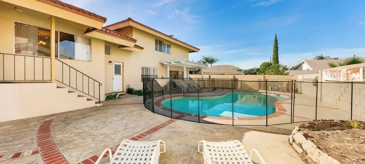 Great for Family's Disneyland Close  5 Bedrooms, 3 Baths, Sleeps 12 Pool Home 오렌지 호텔