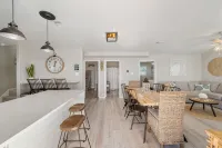Sea La Vie - Beachfront - Pedestrian Beach - Strand