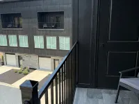 2BR 2.5 Downtown Oasis Full Kitchen, Pet Friendly, Close to Silos Food Hall 이슬리 호텔