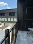 2BR 2.5 Downtown Oasis Full Kitchen, Pet Friendly, Close to Silos Food Hall