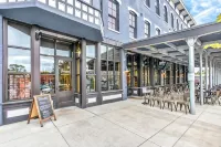 Chelsea Place: Premier Modern Downtown 2BR Loft - Apartments