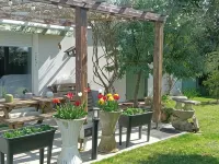 HOUSE 15 MIN. AWAY THE BEACHES OF THE ROYANNAIS COAST - IDEAL ENVIRONMENT FOR FAMILIES Hotels in Saujon