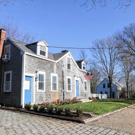 Historic Cape Cod 3BR Home in Sandwich – Walk to Beach & Dining