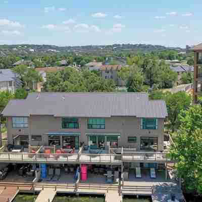 Remodeled Family Waterfront Townhome in the Heart of Horseshoe Bay Hotel Exterior