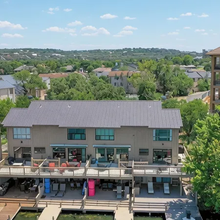 Remodeled Family Waterfront Townhome in the Heart of Horseshoe Bay