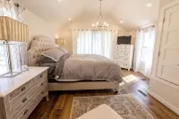 Luxurious Bungalow - Downtown Rapid City - 4 ดาว