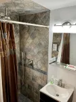 Charming Studio in the Heart of Springfield - Condos