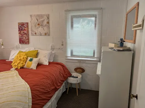 Beachfront Bungalow Retreat on Lake Huron2 - 3-Sterne