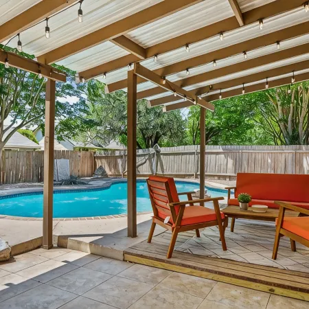 Quiet Hideaway w/ Pool, 20min to Austin TX