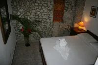 Epic views, 6-min. walk from beach, full size pool - VILLAS CASA LOMA, Suite 402