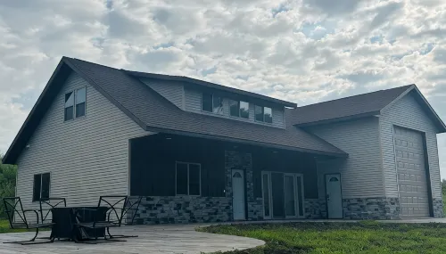 Located in the Heart of MN Lakes Country with much to do in the area. - Homestays