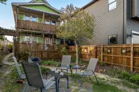 Tremont - 2BR apt - Pet Friendly, Convenient to Stadiums, Clinic, Museums & more - balcony