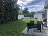 SPACIOUS STUDIO, WASHER/DRYER, BACK YARD, BBQ - 3 tähden