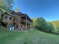 Peaceful Mtn cabin w/fast Wi-Fi & 5 min walk to River