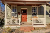 Cottage On Main- In The Heart Of Weston - 4-Star