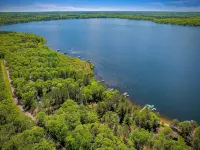 Nick's Lakeside Lodge