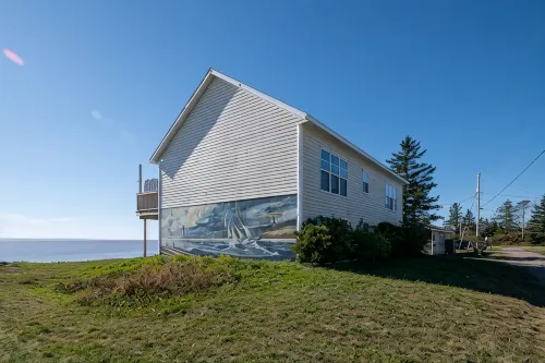 10M From the Ocean! Upper Suite with Amazing Views - Highest Tides in the World - Wi-Fi