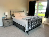 Cozy 3 bedroom, 1 bath home on Beaver Dam Lake - Homestays