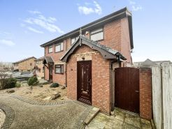5 minute walk to beach, quite cul-de-sac location, parking for 3 cars