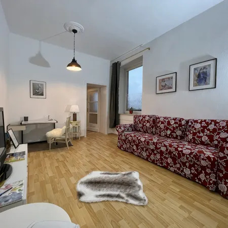 Casa Estrella -5 min zum Duisburg Hbf, -nähe Uni Duisburg/essen -erdgeschoss