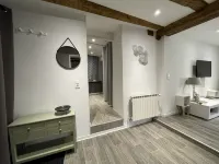 Le Storky, cosy gite in an Alsatian house in the center of Eguisheim Hotels in Eguisheim