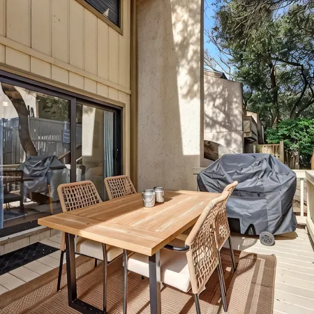 Beautifully Remodeled Townhouse Steps from the Shore – Pool & Garage Included