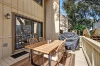 Beautifully Remodeled Townhouse Steps from the Shore – Pool & Garage Included
