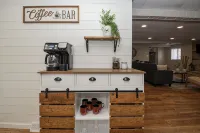 Game room, W/D, Full kitchen, Fire pit, Dog friendly, BBQ, steps to Deep Creek