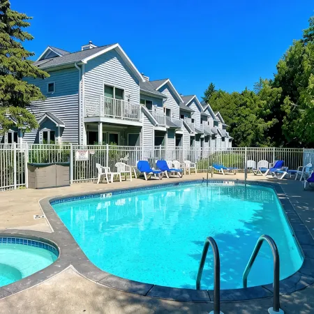 Fish Creek, Door County Condo - Walk to Shopping, Dining & Peninsula State Park