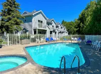 Fish Creek, Door County Condo - Walk to Shopping, Dining & Peninsula State Park - 3 stjerner