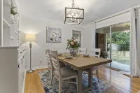 Harmony House 3bd 2bath newly remodeled Gem in peaceful neighborhood. - Bintang 4