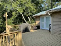 Lakefront Smith Lake Retreat - Private Dock, Paddleboards, Sleeps 8 - 4성급