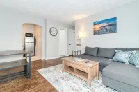 City View Suite Unit #6 -2 Br 1BA in Serene Fairport Harbor - Homestays