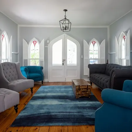 The Legacy House: Walk to Inkwell Beach + Historic Charm, Modern Comfort
