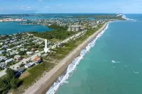 Private Beachfront House - 4-Star