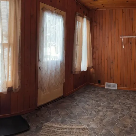 Charming 3-Bedroom Home in the UP - A Great Place for Family, Friends, and Paws!