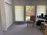 Home in the Woods - Big, Acreage, Nature Oasis, King Bed, Giant Windows - Homestays
