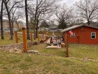 Downtown Cotter Retreat -- Great Outdoor Space!!  200 feet of String Lights!